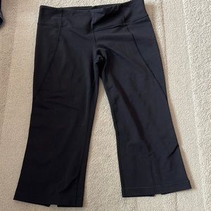 Lululemon wide leg capri leggings